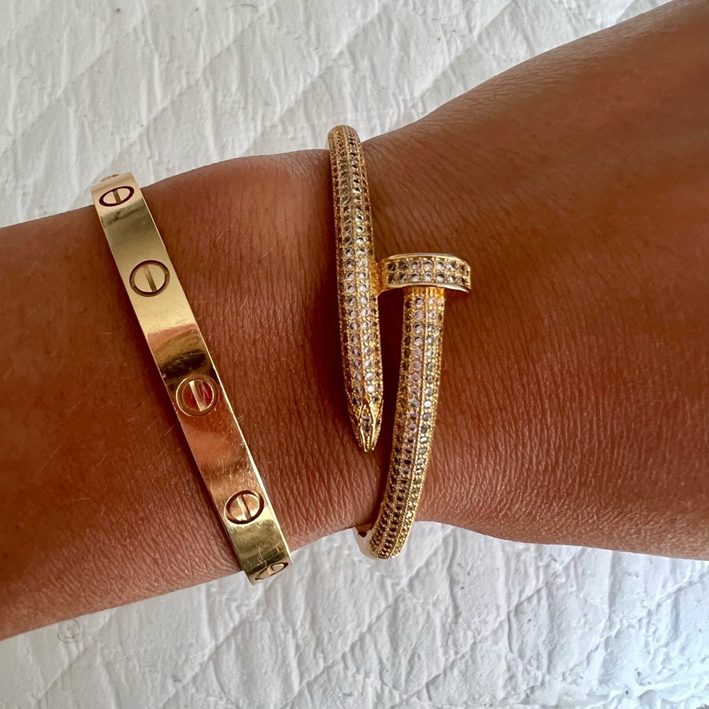Rhinestone nail cuff